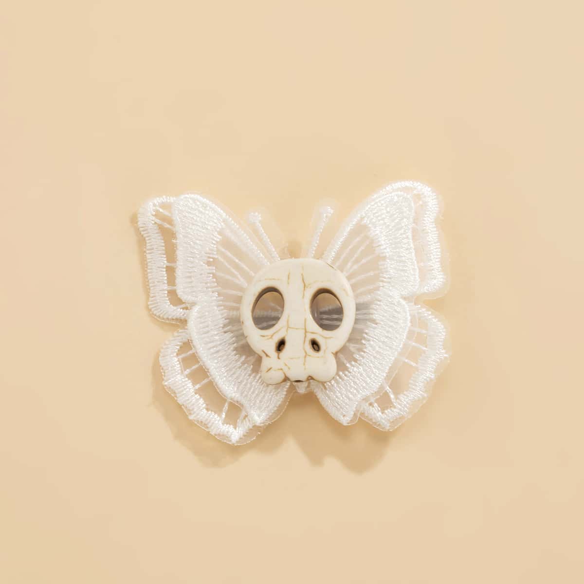 

Skull & Butterfly Decor Hair Clip, White