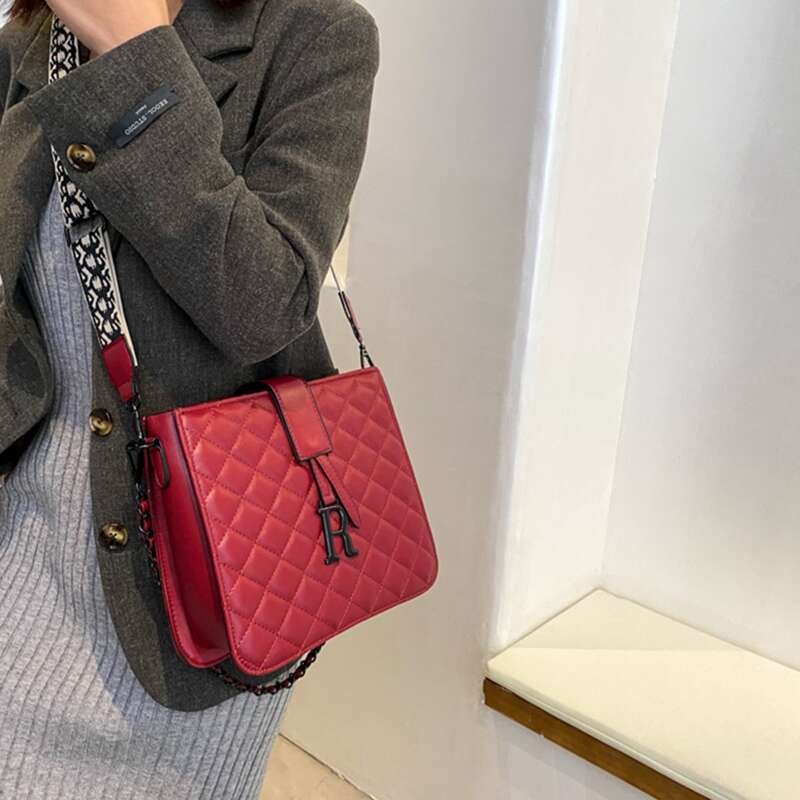 

Letter Decor Quilted Shoulder Bag, Red