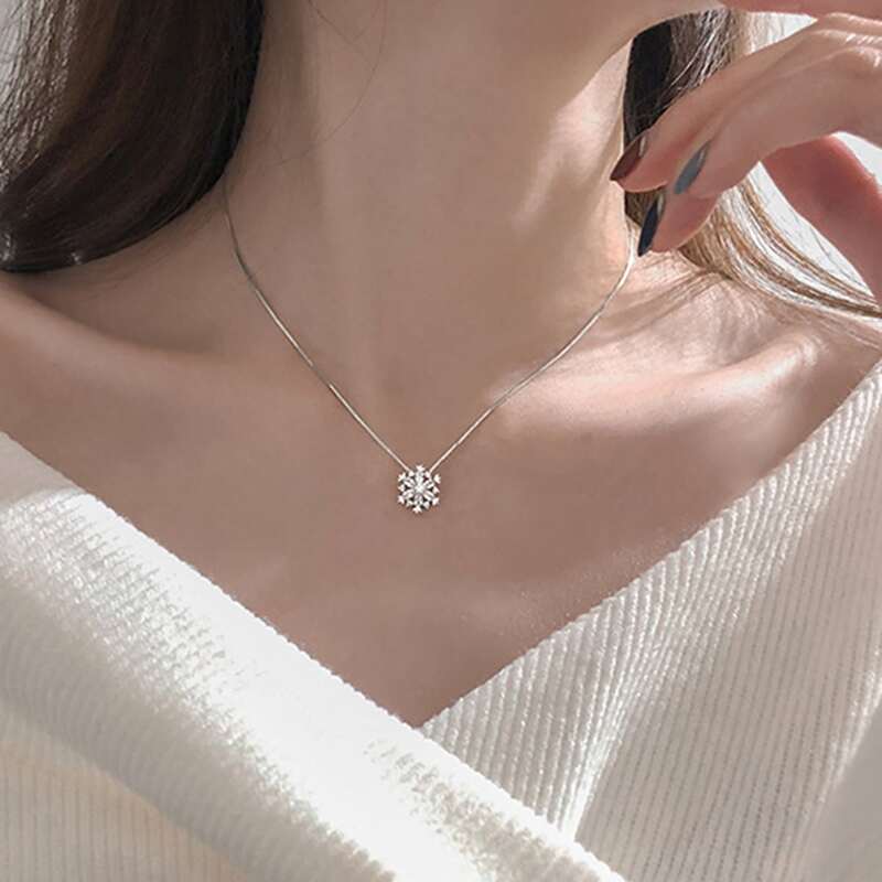 Snowflake Decor Chain Necklace, Silver