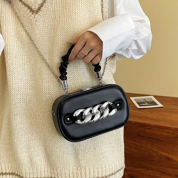 

Chain Decor Box Bag, Black