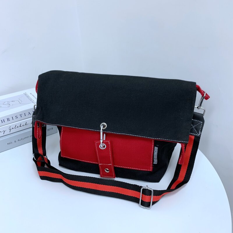 

Colorblock Flap Crossbody Bag, Black