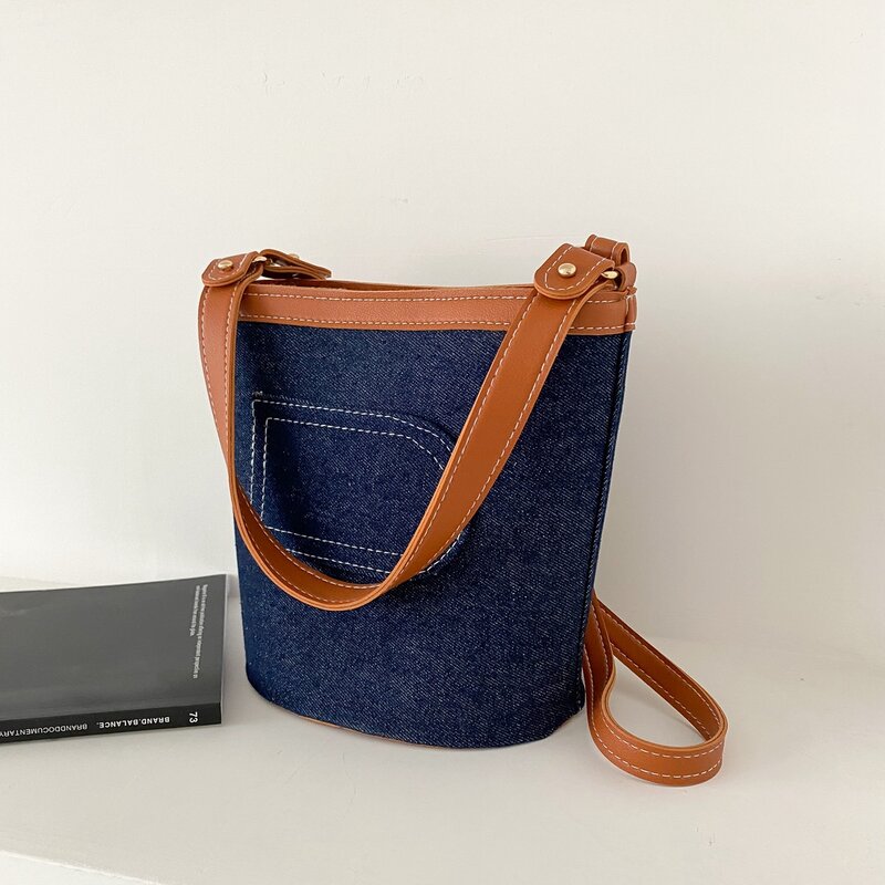 

Colorblock Bucket Bag, Navy blue