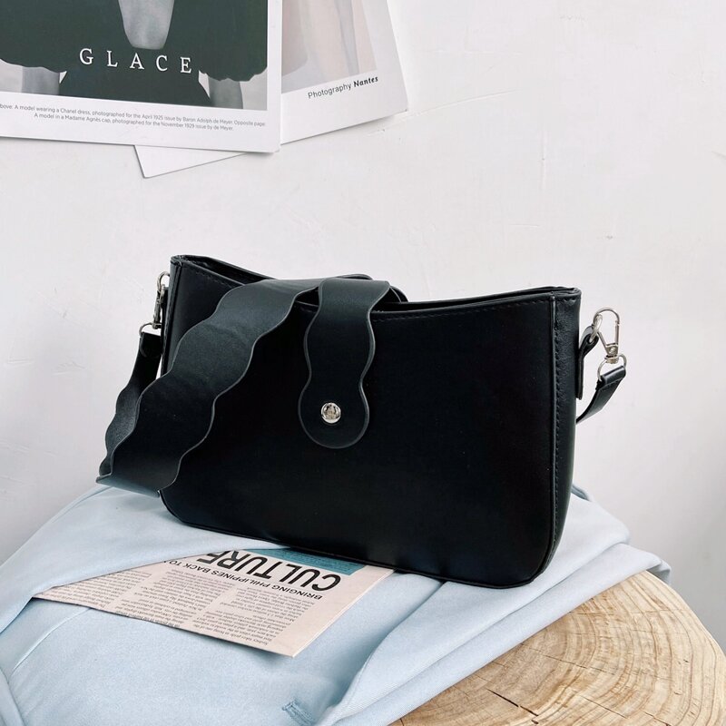 

Minimalist Shoulder Bag, Black