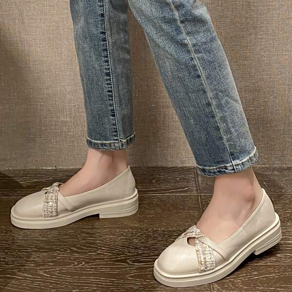 

Minimalist Criss Cross Loafers, Beige