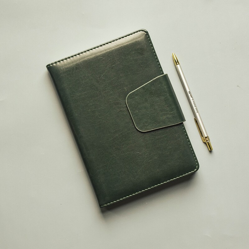 

1pc Magnetic Button Notebook, Dark green