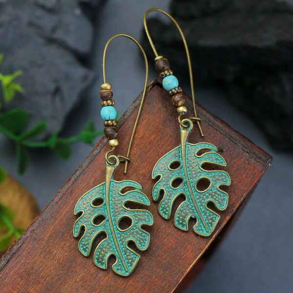 

Hollow Out Leaf Drop Earrings, Green