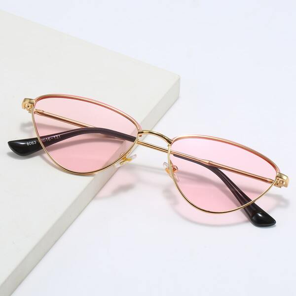 

Metal Frame Tinted Lens Sunglasses