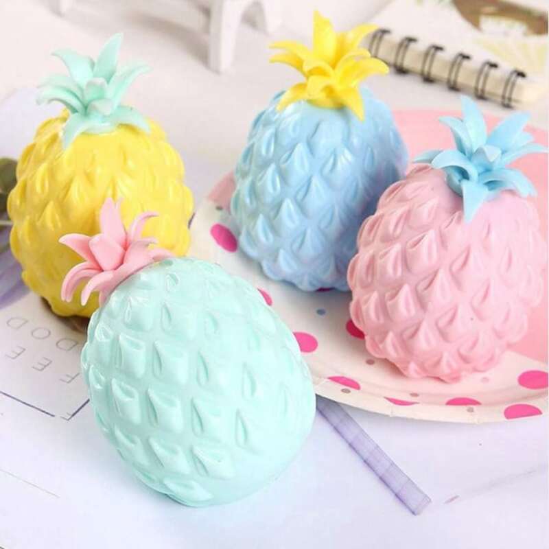 

1pc Pineapple Shaped Random Color Squeeze Toy, Multicolor