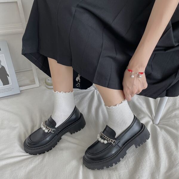

Chain & Faux Pearl Decor Loafers, Black