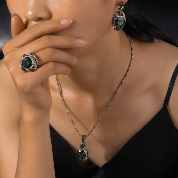 

Rhinestone Decor Drop Earrings & Necklace & Ring, Green