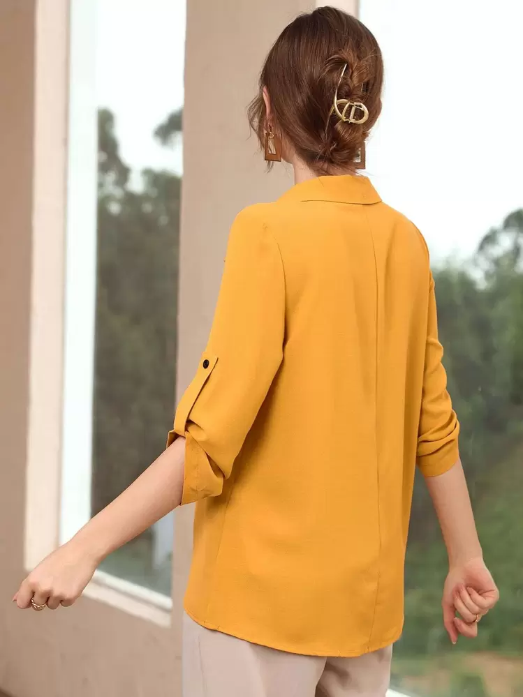 Mulvari Blusa sólida de mangas enrollables - Amarillo - Añade 2