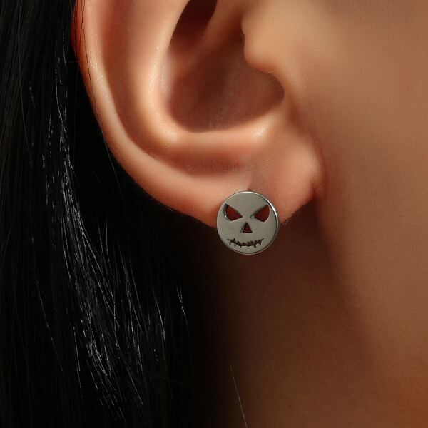 

Halloween Skull Decor Stud Earrings, Silver