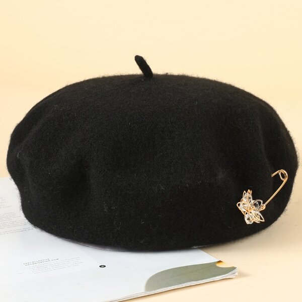 

Safety Pin Decor Beret, Black