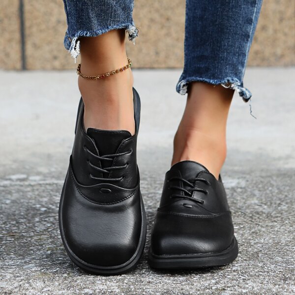 

Minimalist Lace-up Flat Oxfords, Black