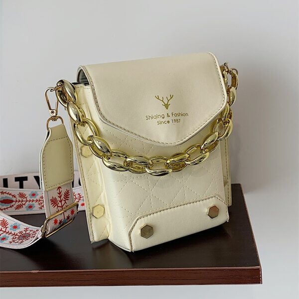 

Chain Decor Flap Box Bag, Beige