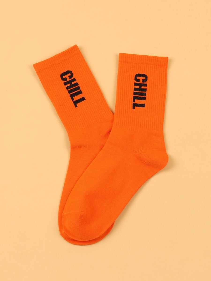 秋季字母图案中筒袜