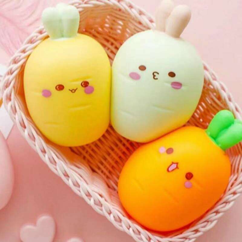 

1pc Carrot Shaped Random Color Toy, Multicolor