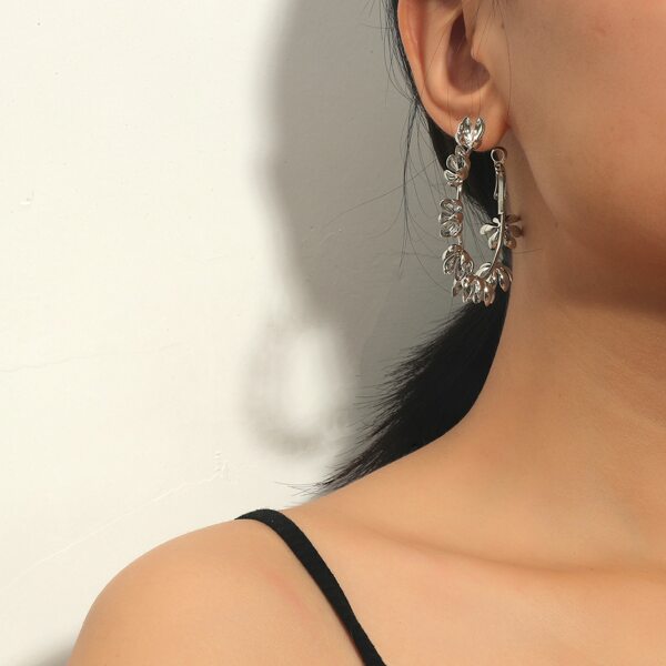 

Flower Decor Hoop Earrings, Silver