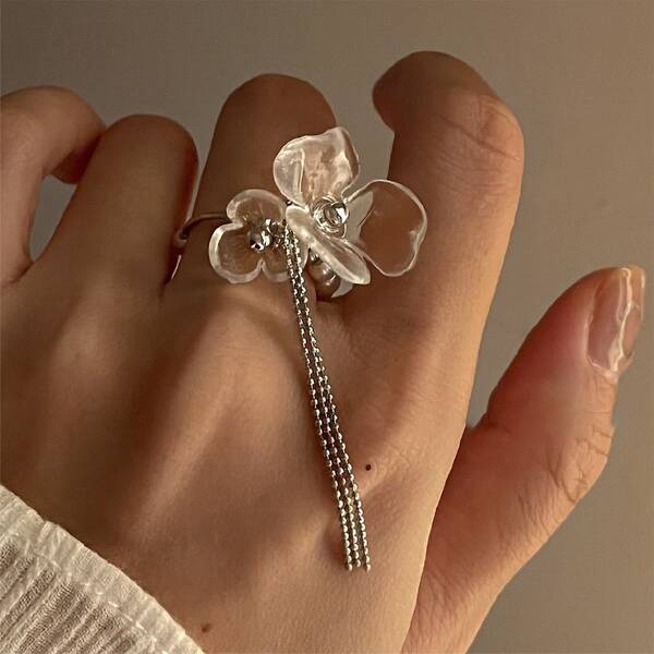 

Flower Decor Ring, Silver
