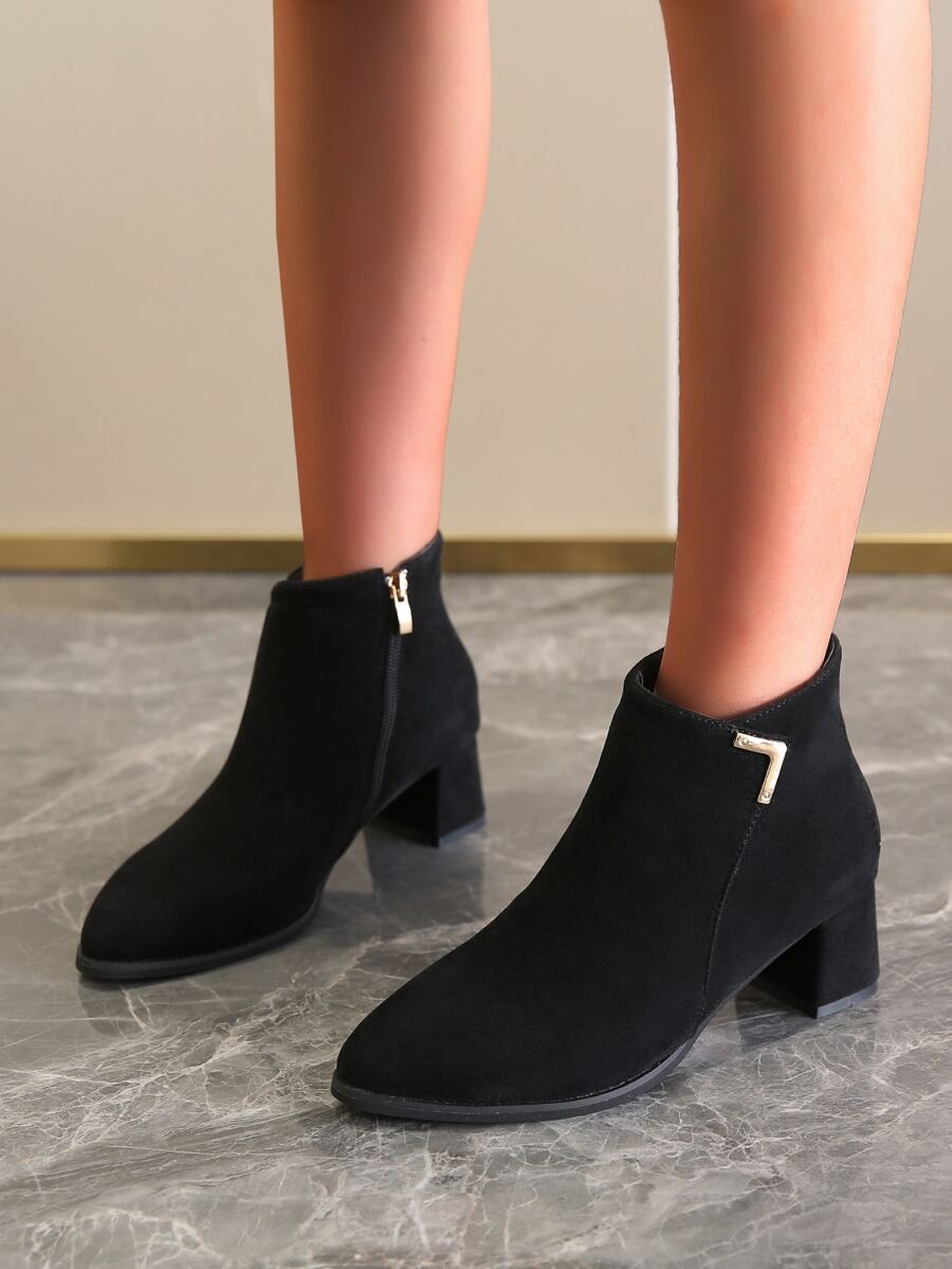 Fall/Winter 2025 Women's Fashionable Black Suede Leather Side-Zip Chunky Heel Classic Boots
