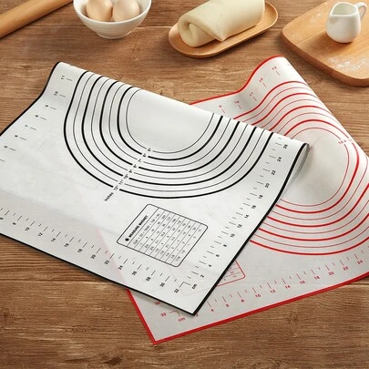 1 件铂金硅胶揉面垫，随机红色或黑色