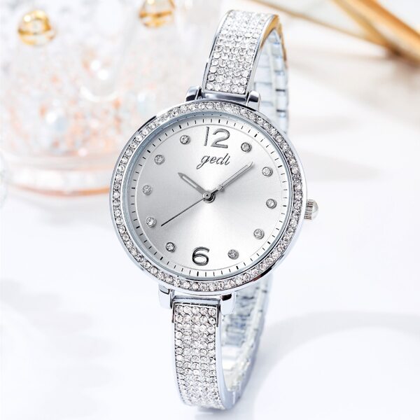 

Rhinestone Decor Round Pointer Quartz Watch