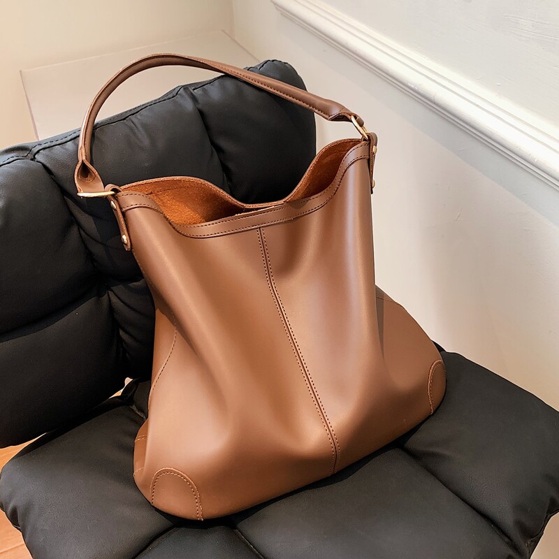 

Minimalist Shoulder Bag, Brown