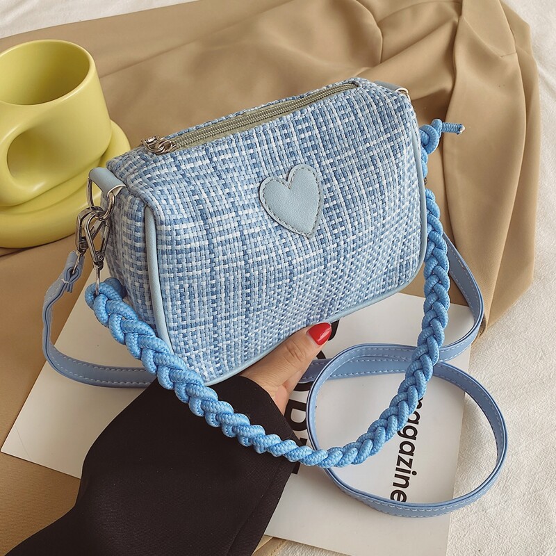 

Heart Decor Shoulder Bag, Blue