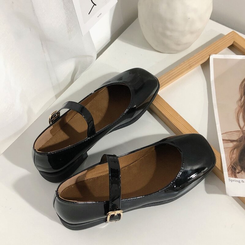 

Minimalist Mary Jane Flats, Black