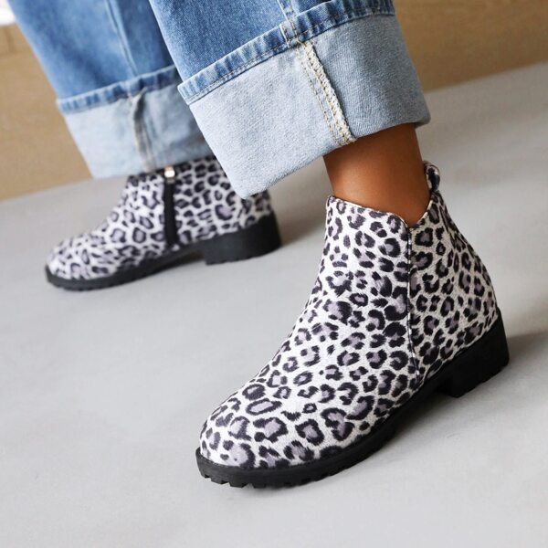 

Leopard Graphic Side Zipper Boots, Multicolor