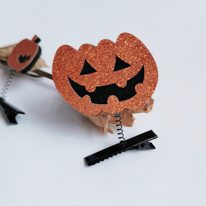 

2pcs Random Halloween Pumpkin Decor Hair Clip, Multicolor