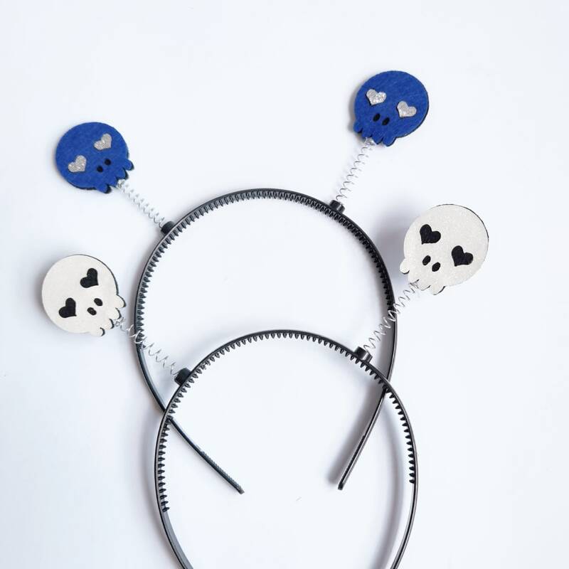 

2pcs Skull Decor Headband, Multicolor