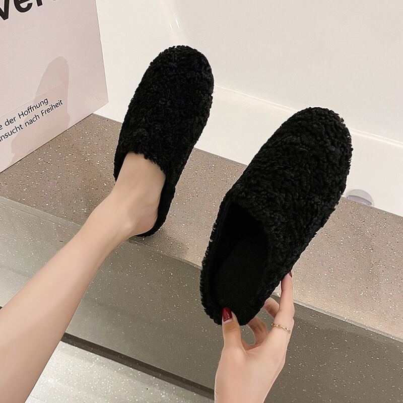 

Minimalist Fluffy Slippers, Black