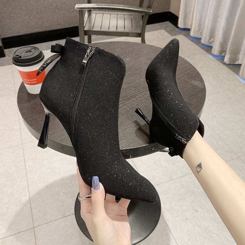 

Point Toe Glitter Pumps, Black