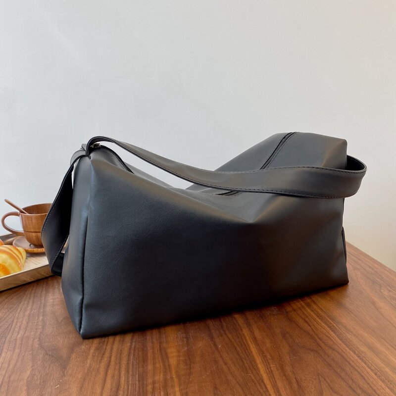 

Minimalist Shoulder Bag, Black