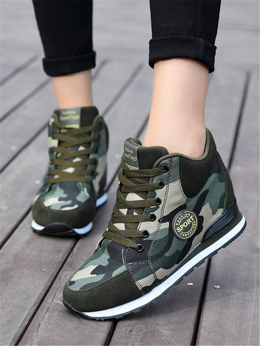 Zapatillas deportivas con patrón de camuflaje con tacón - Multicolor - Ver 1