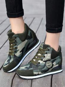 Zapatillas deportivas con patrón de camuflaje con tacón - Multicolor - Ver 4
