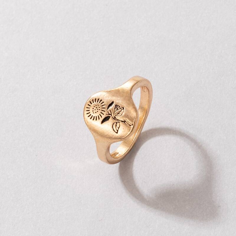 

Floral Engraved Ring, Gold