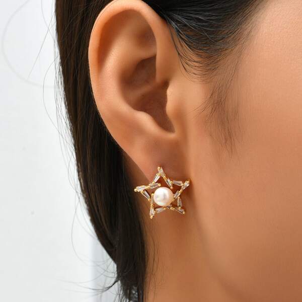 

18K Gold Plated Natural Pearl & Zircon Decor Stud Earrings