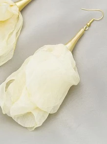 Pendientes con colgantes de flores de tela para el Día de San Valentín - Beis - Ver 4