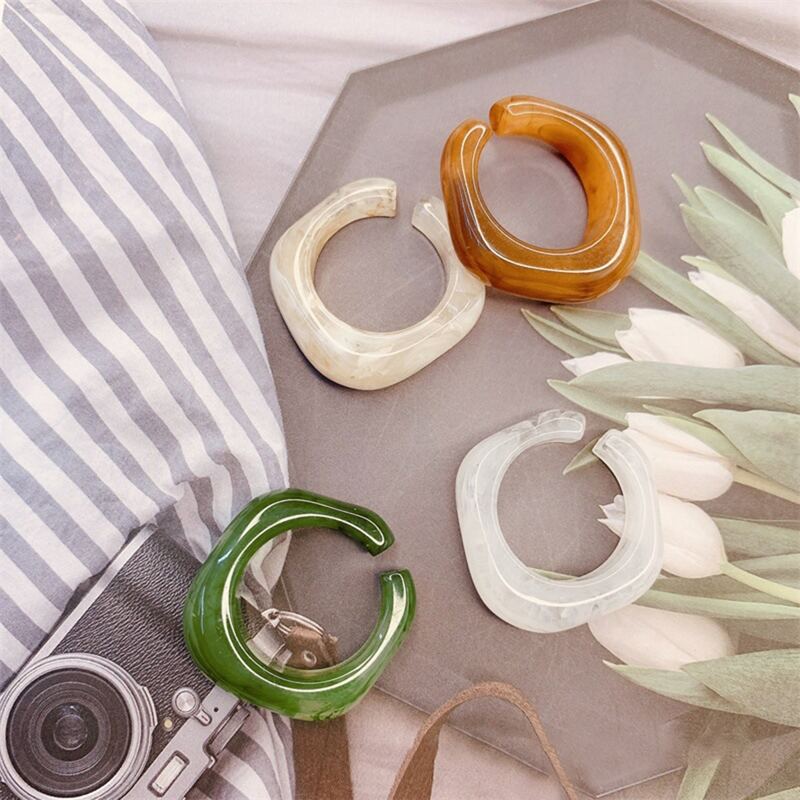

1pc Random Resin Ring, Brown