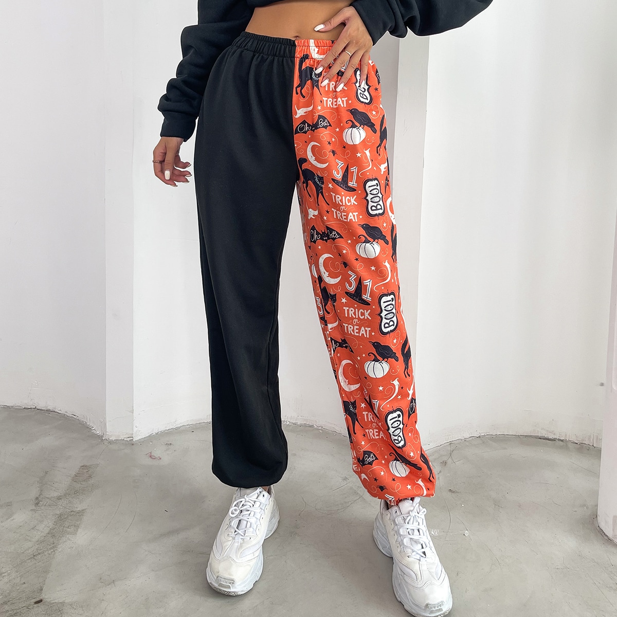 Спортивные брюки на хэллоуин с принтом кошки контрастный