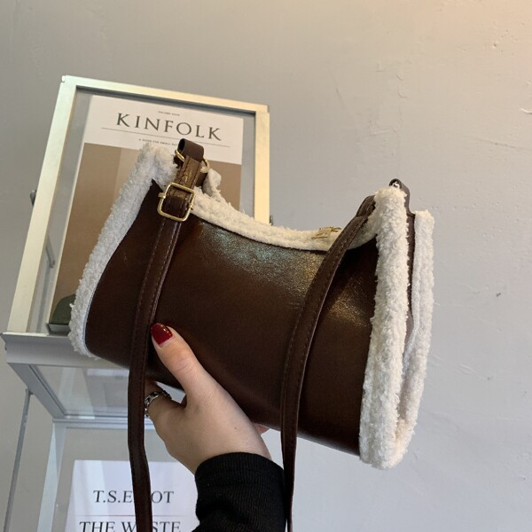 

Contrast Binding Shoulder Bag, Brown