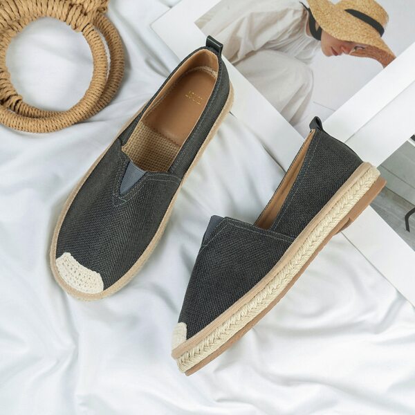 

Minimalist Panel Design Slip On Flats, Black