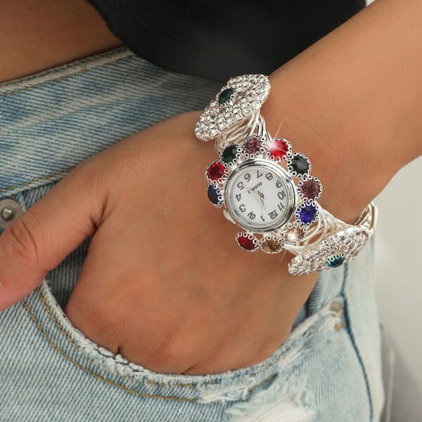 

Rhinestone Decor Round Pointer Quartz Watch