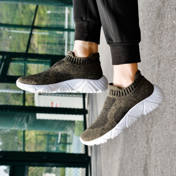 

Men Contrast Trim Knit Slip On Sneakers, Khaki