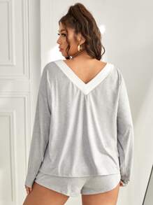 Plus V 领 T 恤和短裤睡衣套装 / 睡衣套装 - 灰色 - 查看 2