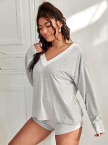 Plus V 领 T 恤和短裤睡衣套装 / 睡衣套装 - 灰色 - 查看 3
