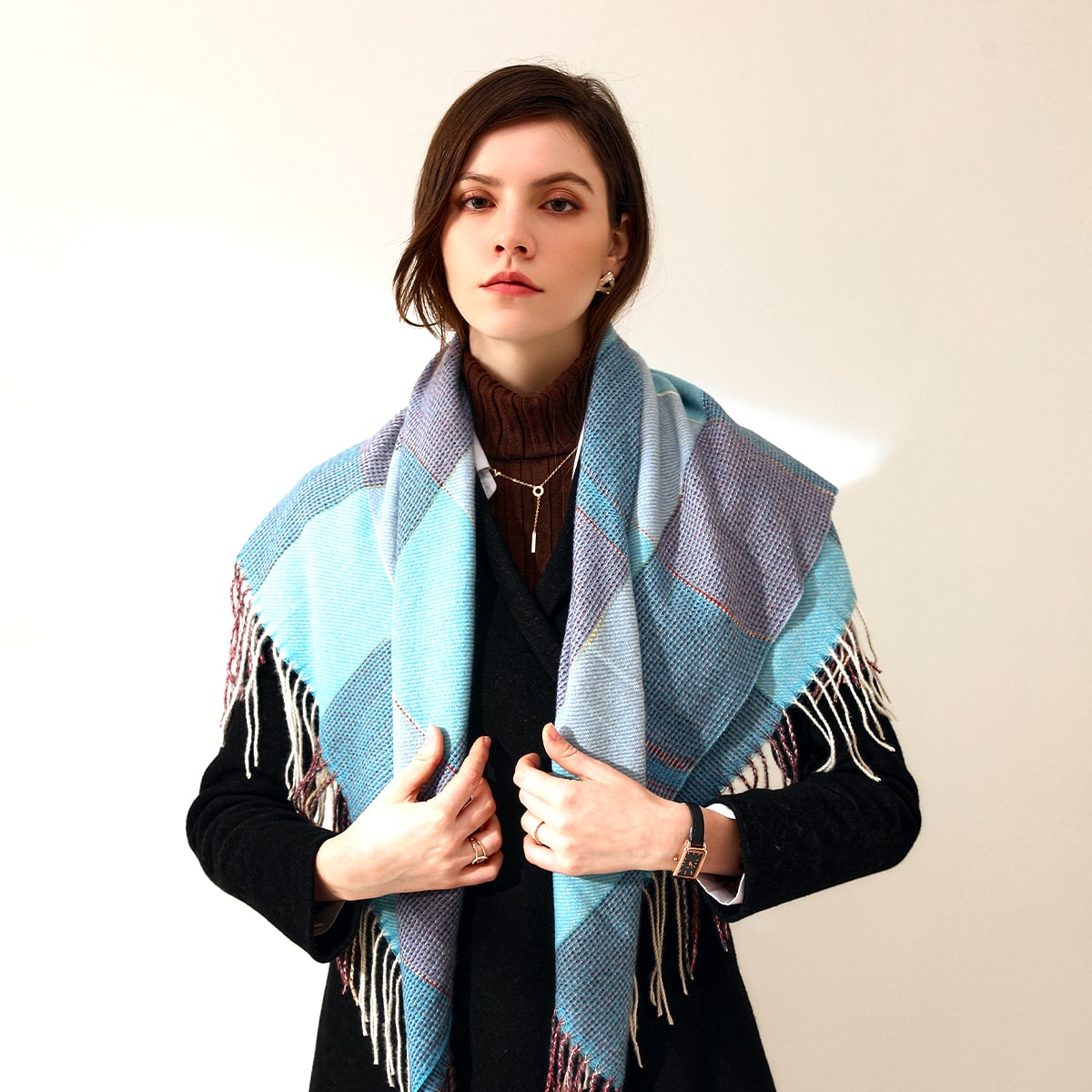 Шарф с бахромой в клетку