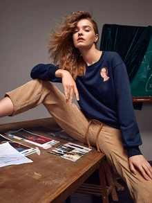 Miki Xu Figure Graphic Drop Shoulder Sweatshirt - Navy Blue - View 5